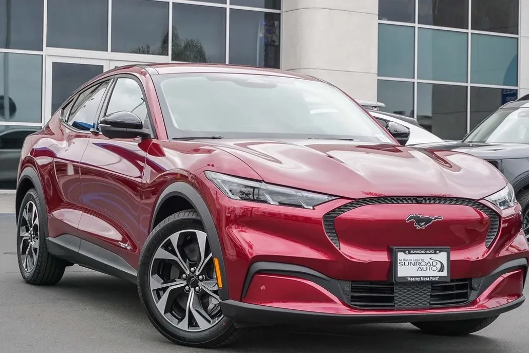 2025 Ford Mustang Mach-E Select photo 1