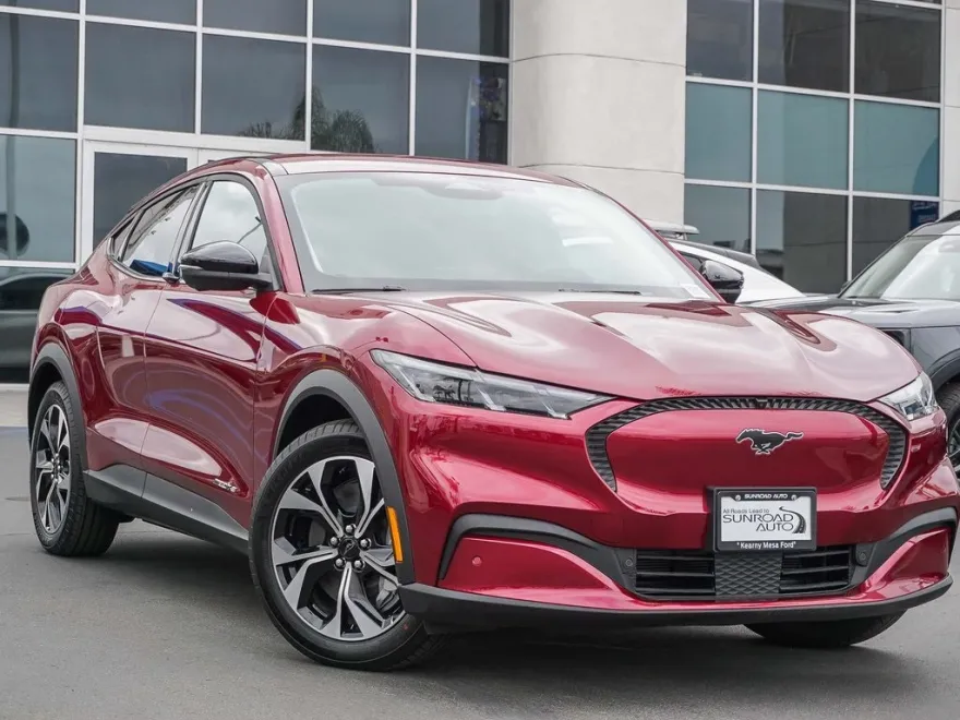 2025 Ford Mustang Mach-E Select photo 1