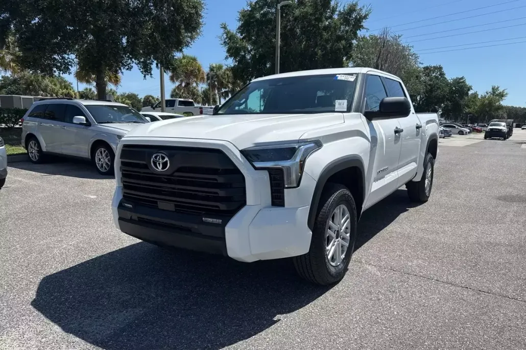 2025 Toyota Tundra SR5 photo 1