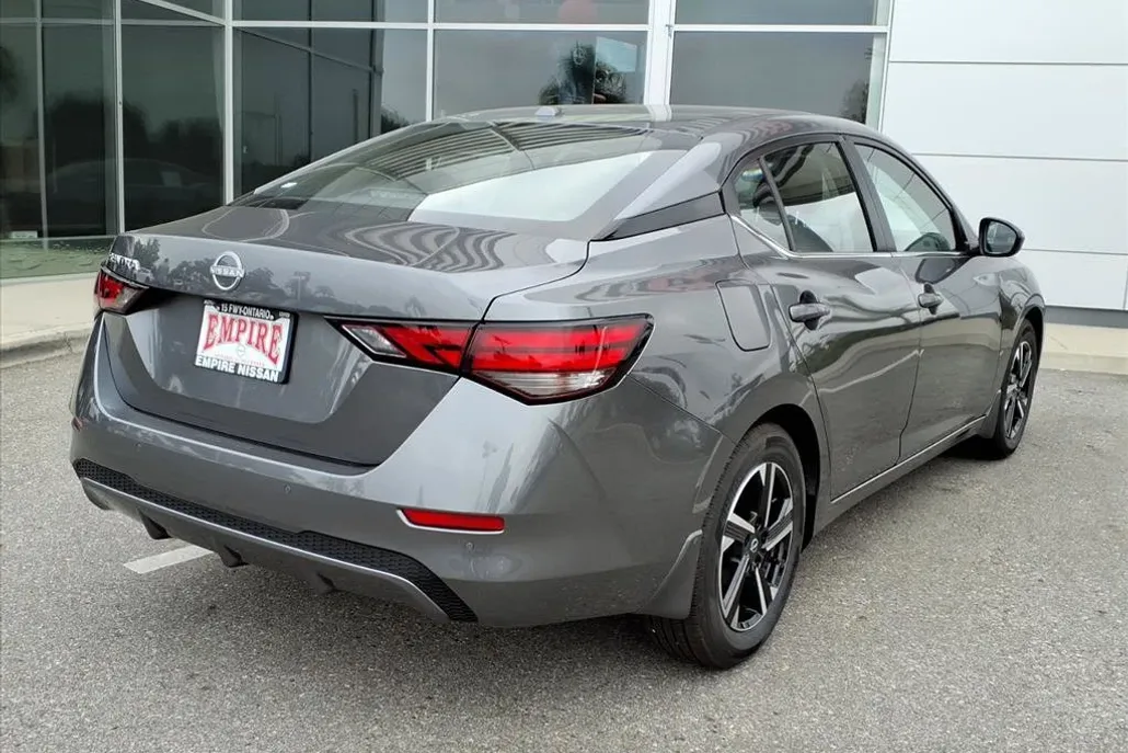 2025 Nissan Sentra SV photo 1