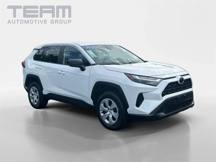 2024 Toyota RAV4 LE photo 1