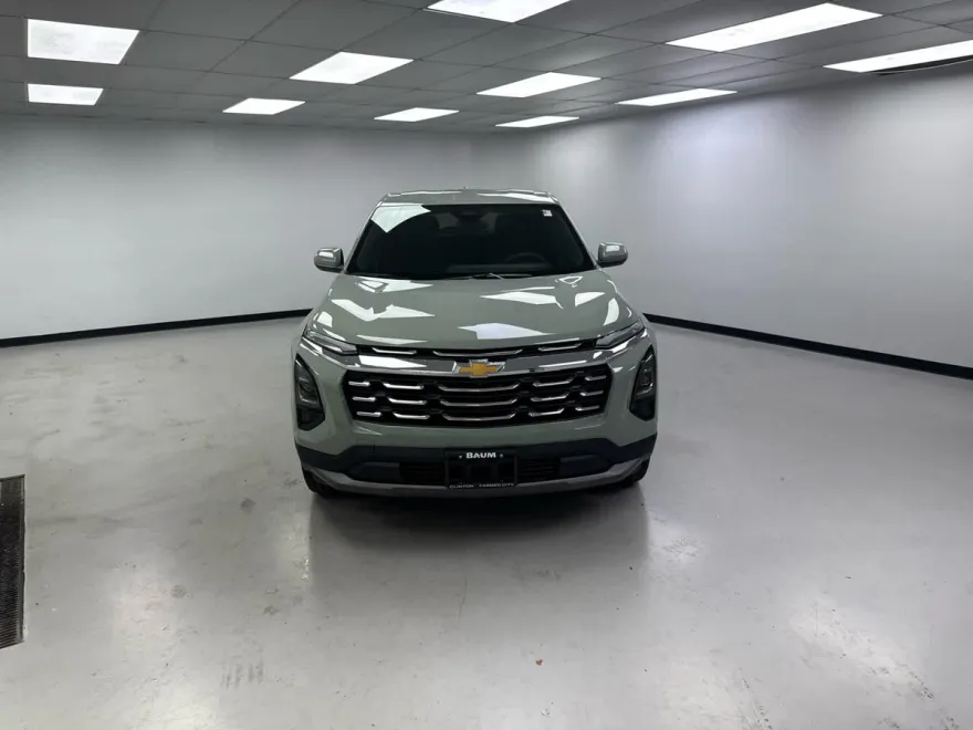 2026 Chevrolet Equinox LT photo 1