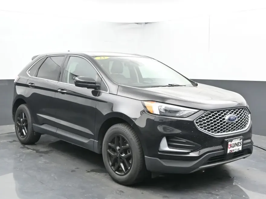 2023 Ford Edge SEL photo 1