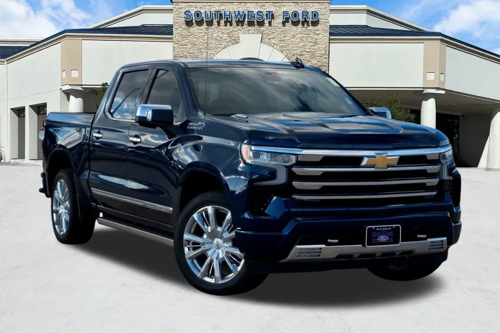 2023 Chevrolet Silverado 1500 High Country photo 1