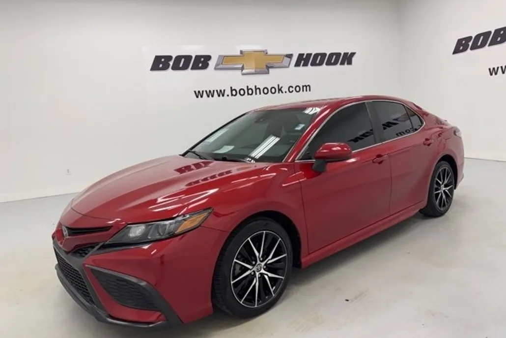 2021 Toyota Camry SE photo 1