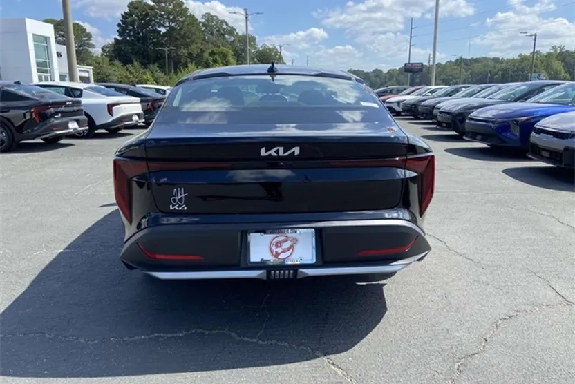 2025 Kia K4 LXS photo 1