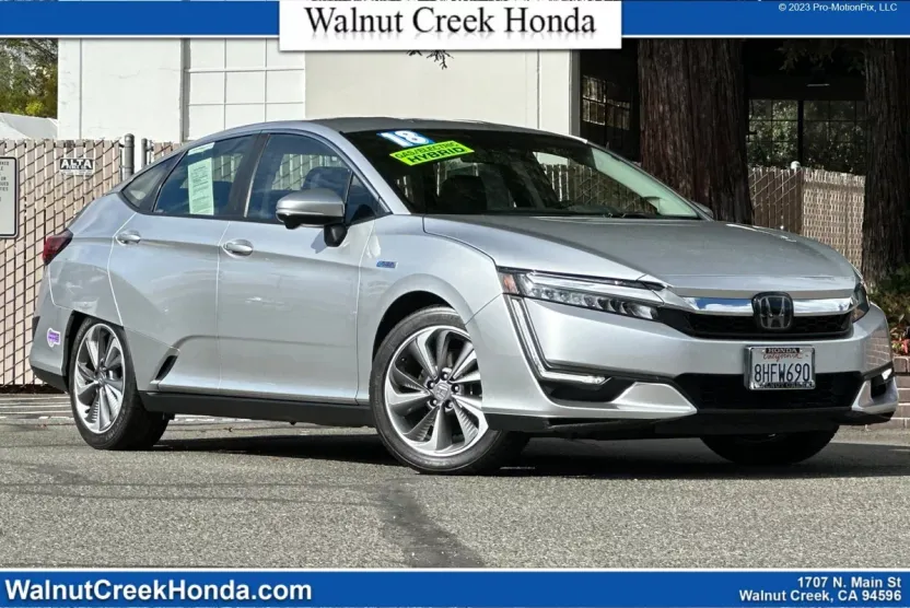 2018 Honda Clarity Plug-In Hybrid Touring photo 1