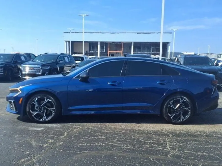 2025 Kia K5 GT-Line photo 1