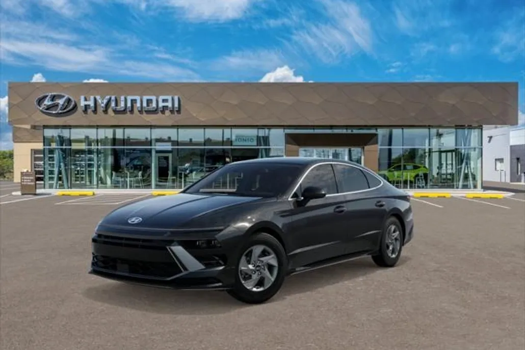 2025 Hyundai Sonata SE photo 1