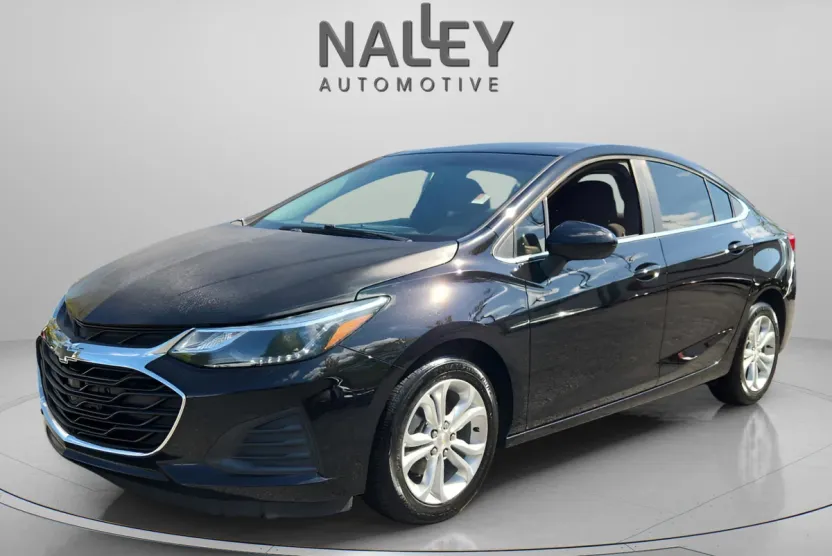 2019 Chevrolet Cruze LT photo 1