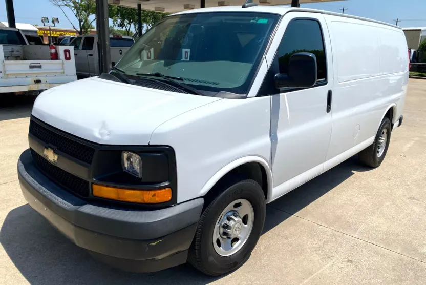 2017 Chevrolet Express 3500 Cargo photo 1