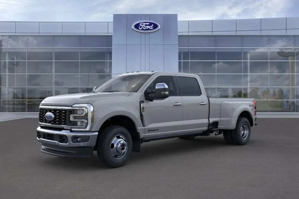 2025 Ford F-350 Lariat photo 1