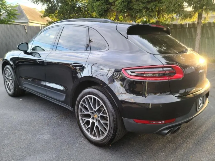 2018 Porsche Macan photo 1