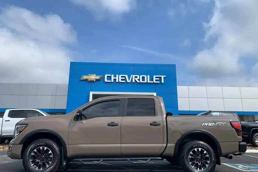 2021 Nissan Titan PRO-4X photo 1