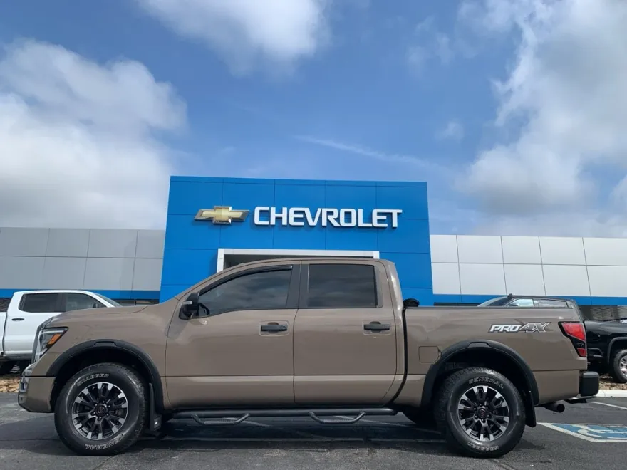 2021 Nissan Titan PRO-4X photo 1