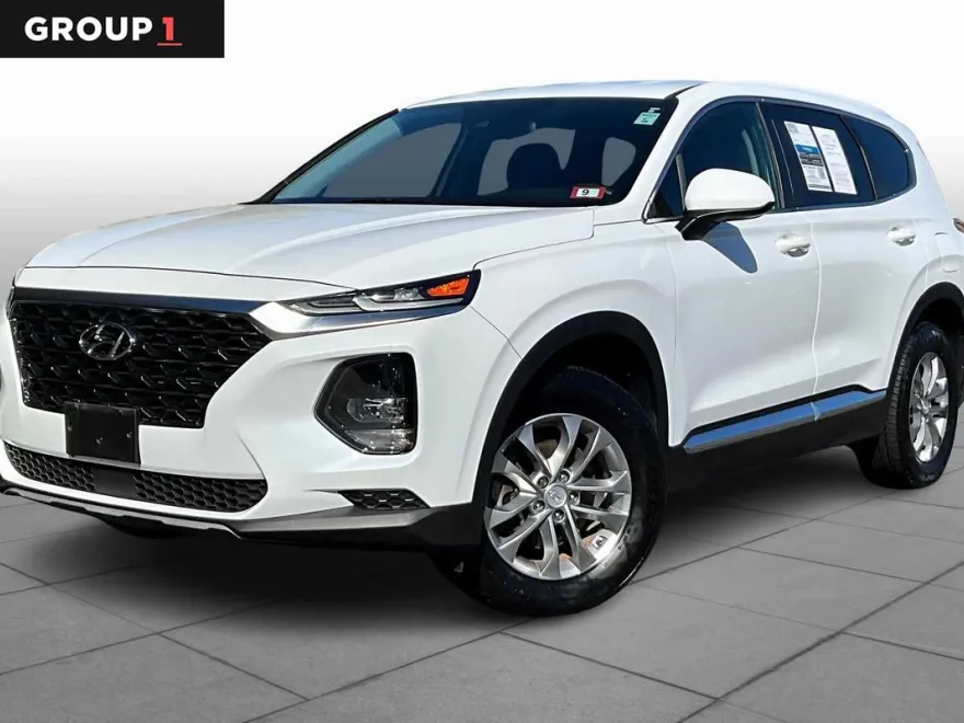 2020 Hyundai Santa Fe SE photo 1