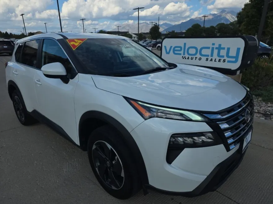 2024 Nissan Rogue SV photo 1