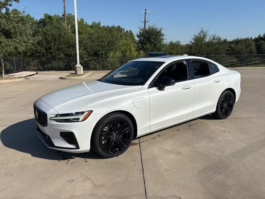 2024 Volvo S60 Recharge T8 Plus Black Edition photo 1