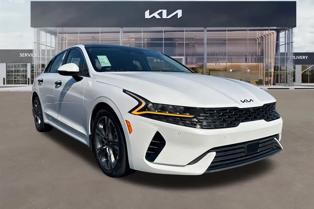 2022 Kia K5 EX photo 1
