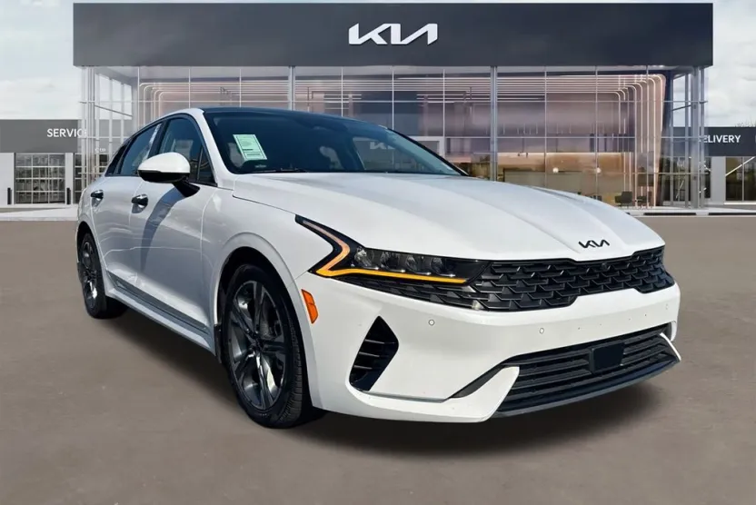 2022 Kia K5 EX photo 1