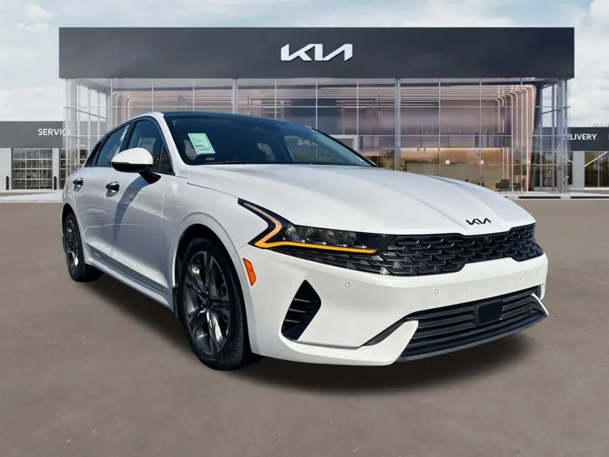 2022 Kia K5 EX photo 1