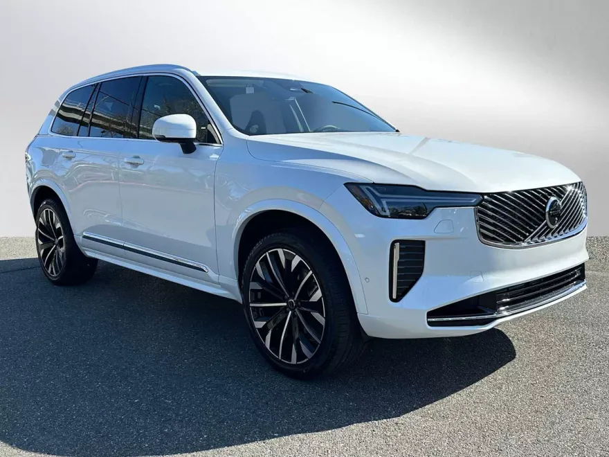 2025 Volvo XC90 T8 Plus photo 1