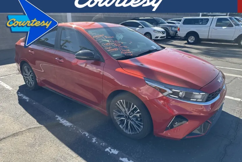 2023 Kia Forte GT-Line photo 1