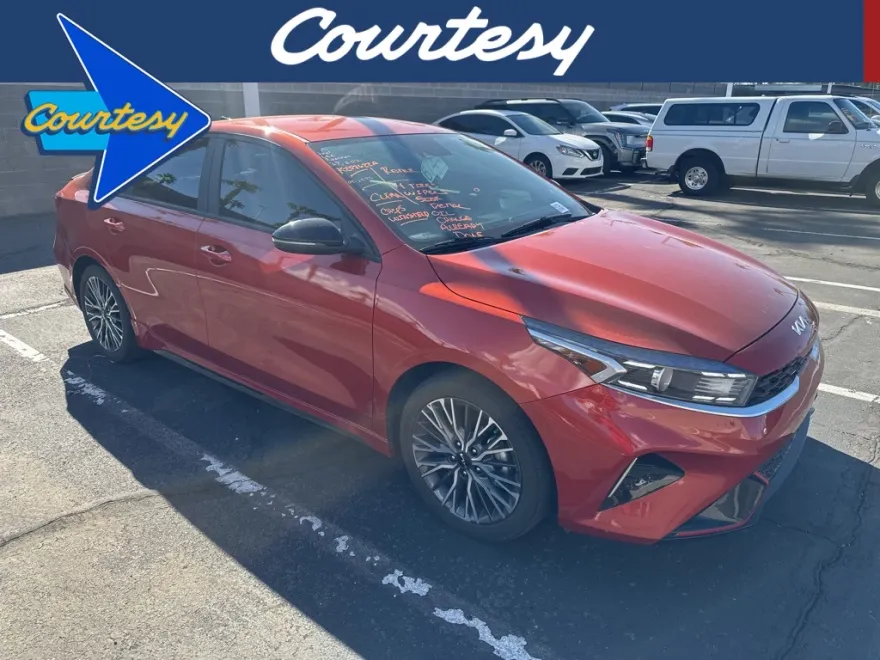 2023 Kia Forte GT-Line photo 1