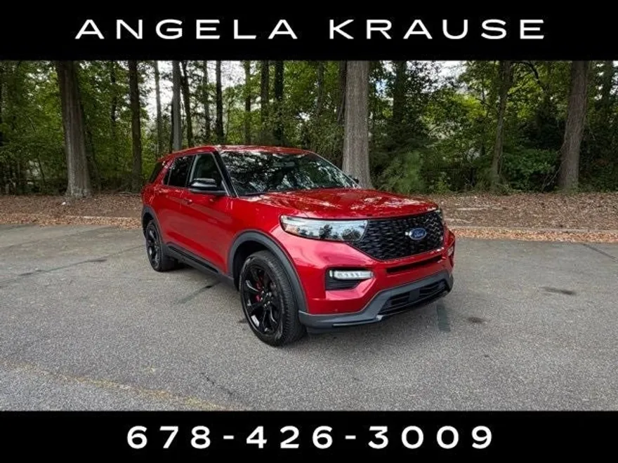 2022 Ford Explorer ST photo 1