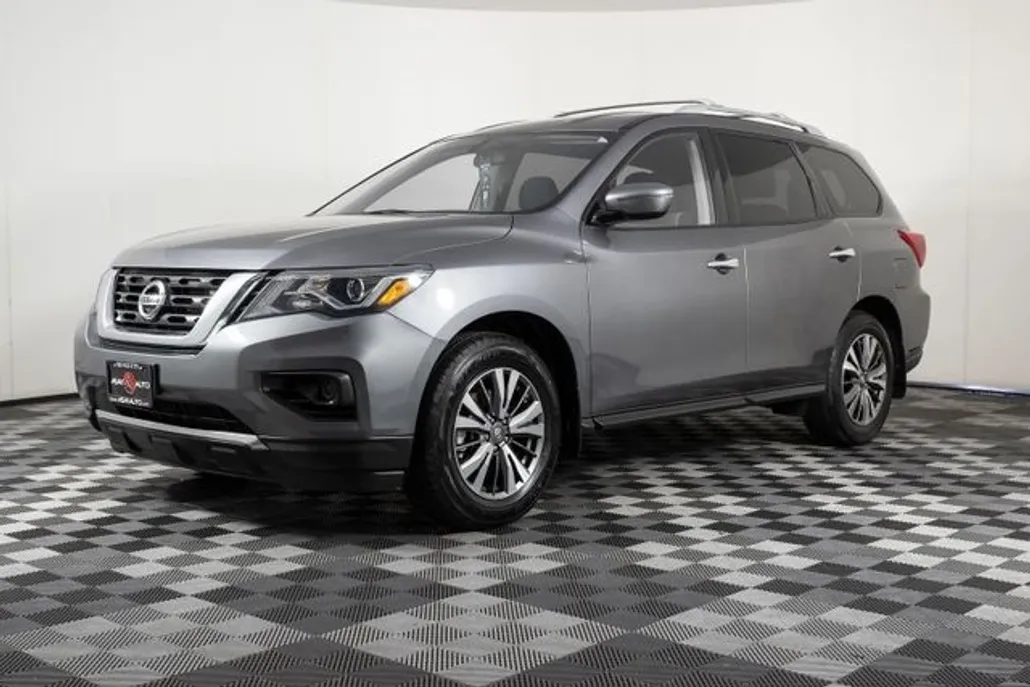 2019 Nissan Pathfinder S photo 1