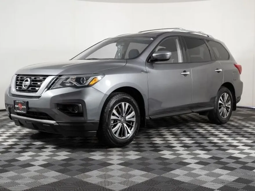 2019 Nissan Pathfinder S photo 1
