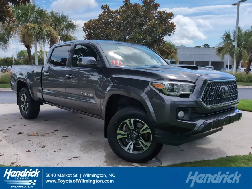 2019 Toyota Tacoma TRD Sport V6 photo 1