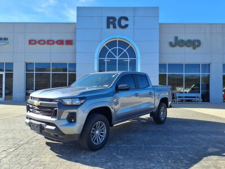 2023 Chevrolet Colorado LT photo 1