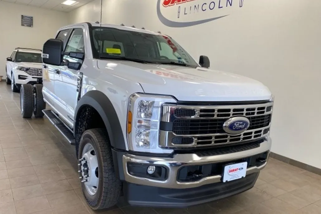 2025 Ford F-550 XL photo 1