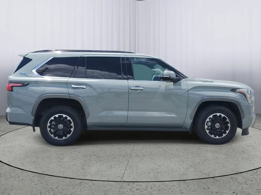 2023 Toyota Sequoia Limited TRD photo 1