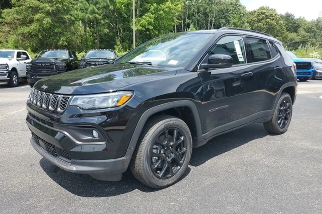 2025 Jeep Compass Latitude Altitude Special Edition photo 1