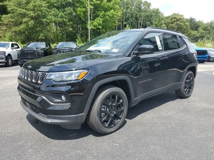 2025 Jeep Compass Latitude Altitude Special Edition photo 1