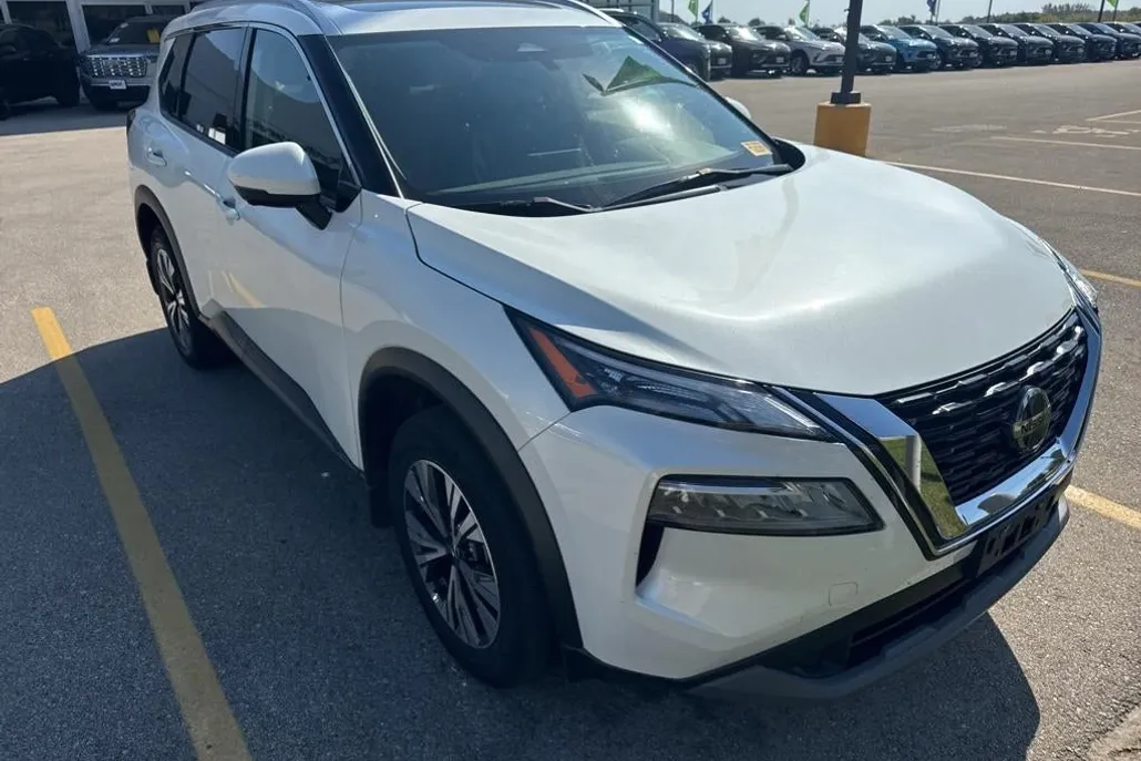 2021 Nissan Rogue SV AWD photo 1