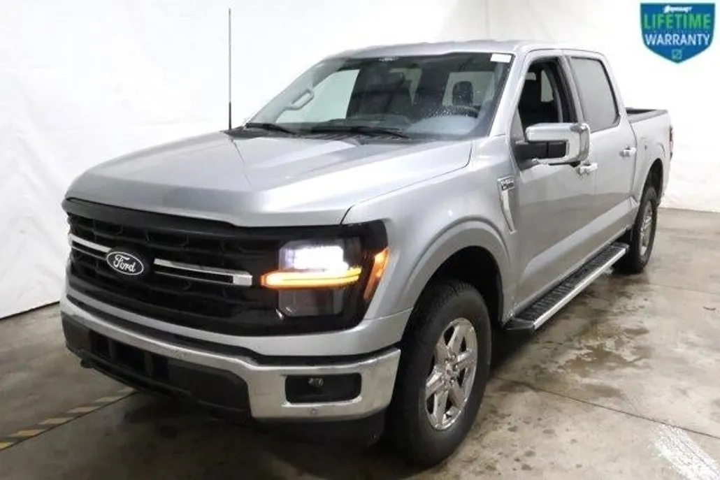 2025 Ford F-150 XLT photo 1