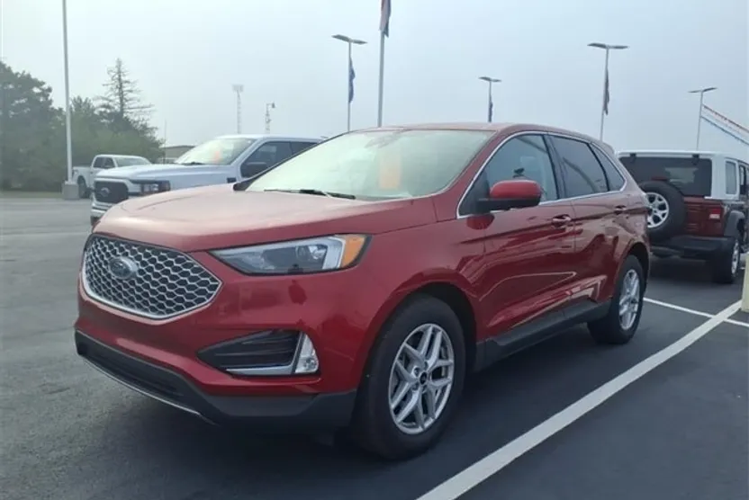 2024 Ford Edge SEL photo 1