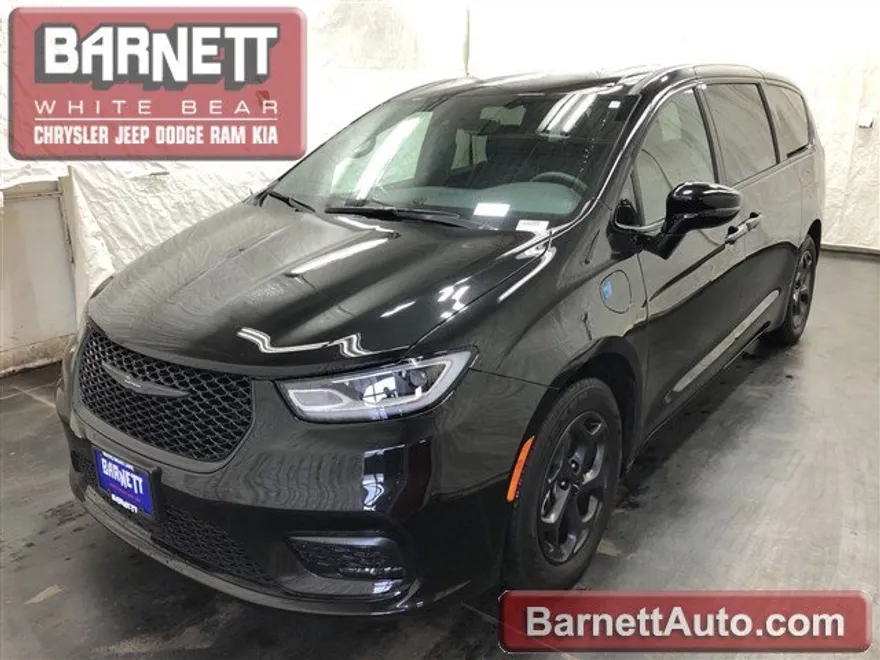 2023 Chrysler Pacifica Hybrid Limited photo 1