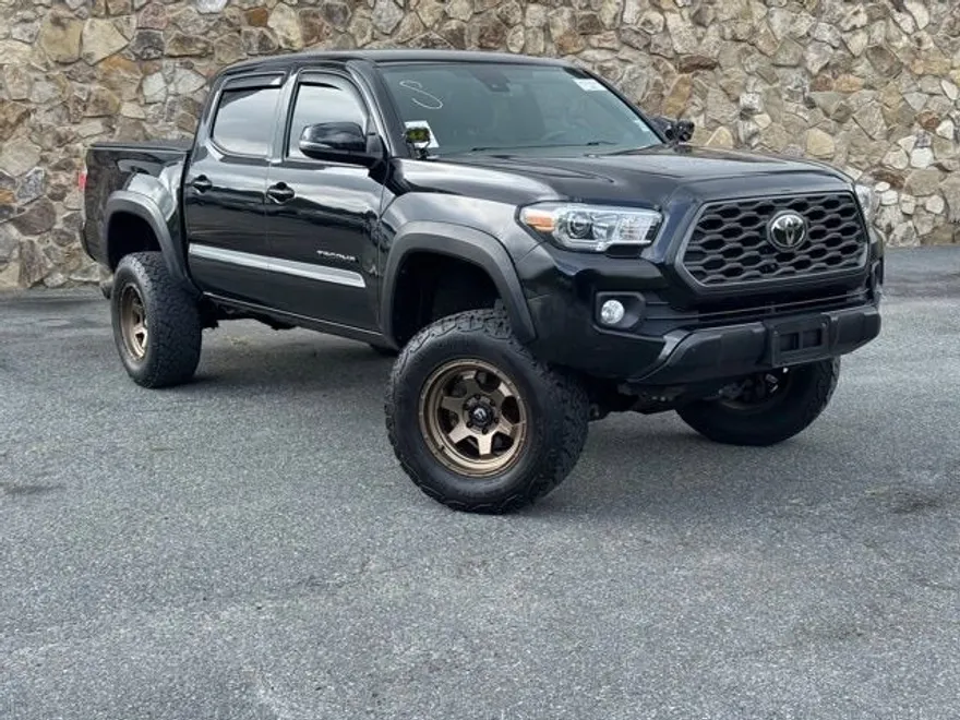 2022 Toyota Tacoma TRD V6 photo 1