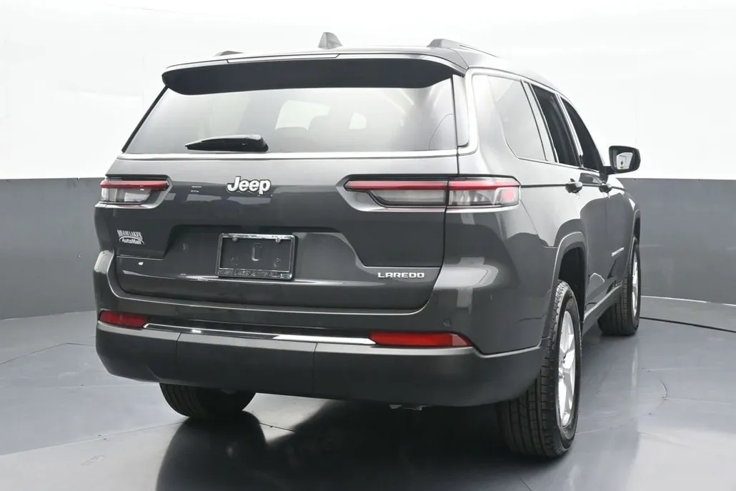 2025 Jeep Grand Cherokee Laredo photo 1