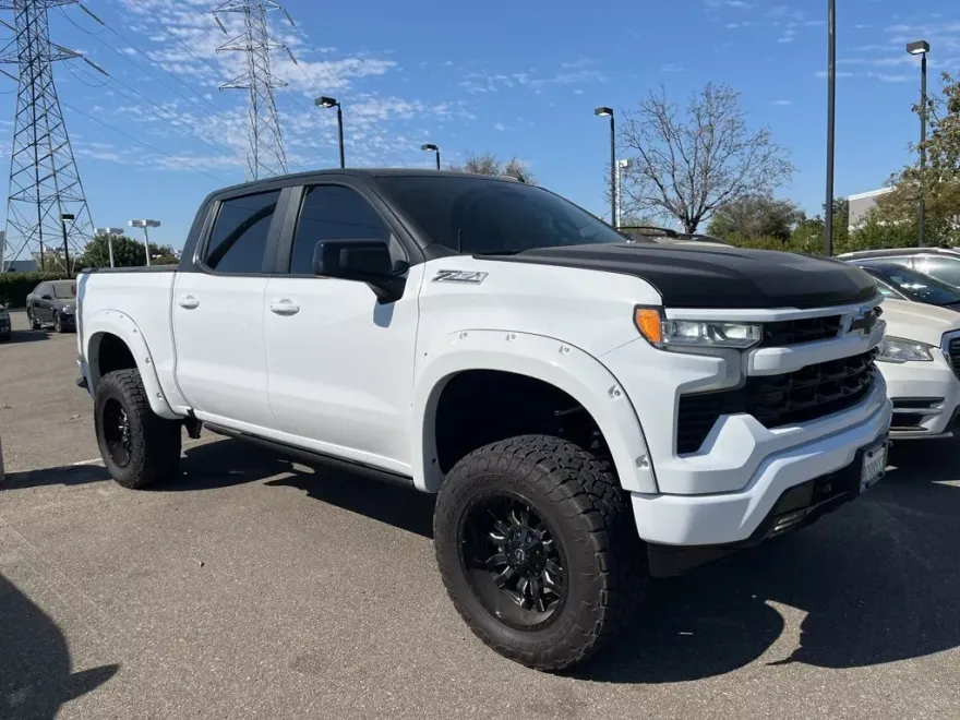 2023 Chevrolet Silverado 1500 RST photo 1