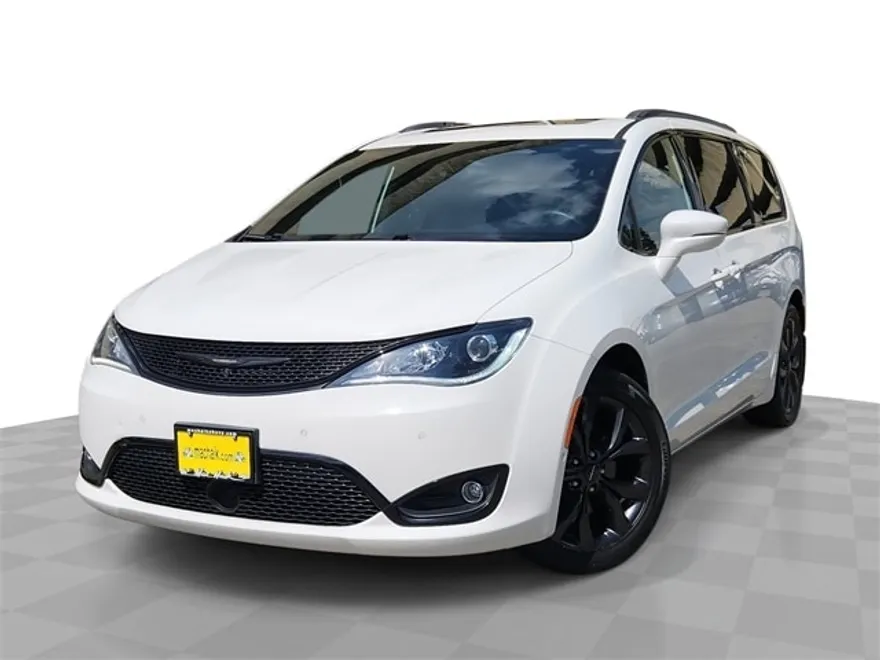 2018 Chrysler Pacifica Limited photo 1