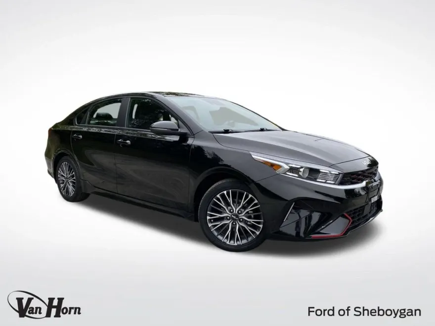 2022 Kia Forte GT-Line photo 1