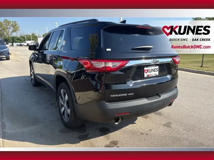2020 Chevrolet Traverse Leather photo 1