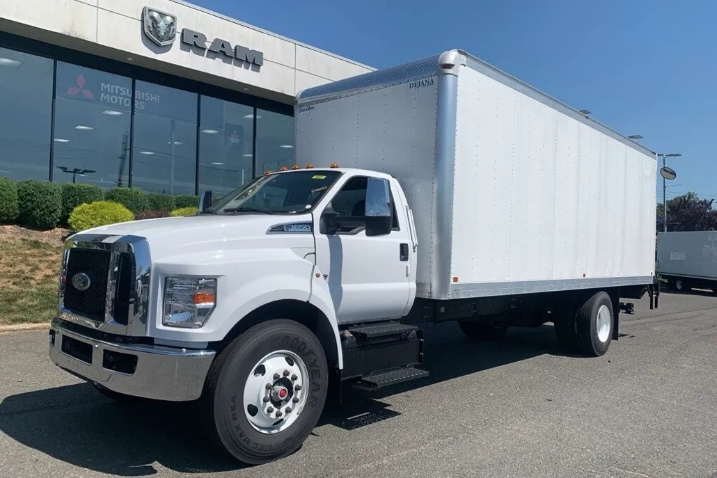 2024 Ford F-650 photo 1