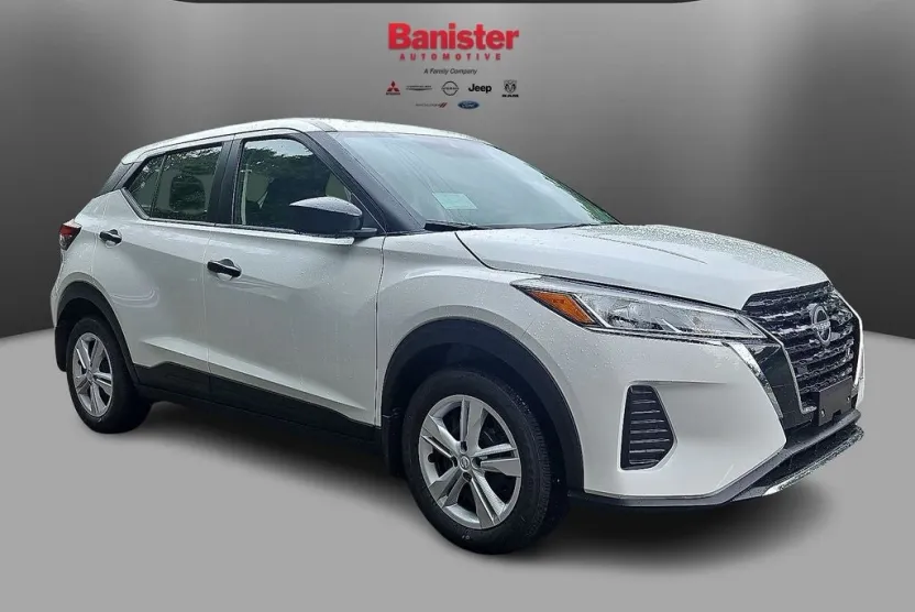 2025 Nissan Kicks Play S photo 1
