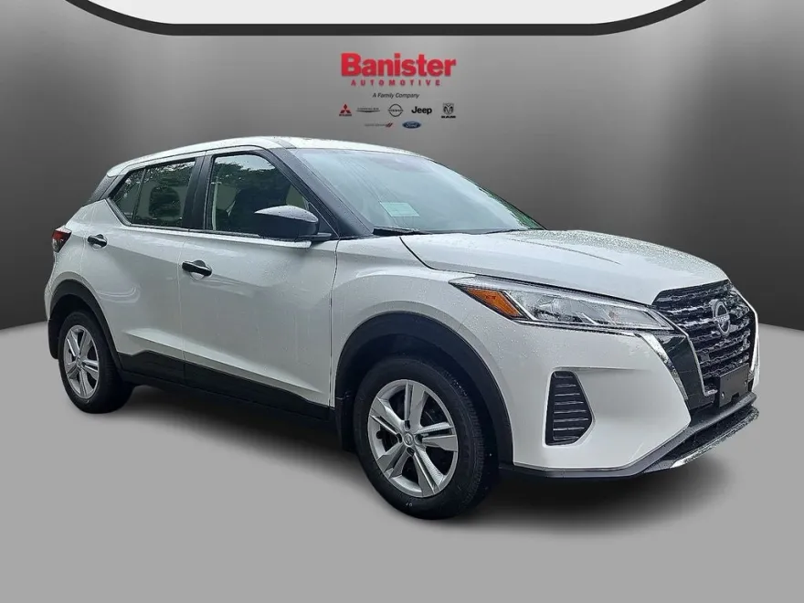 2025 Nissan Kicks Play S photo 1